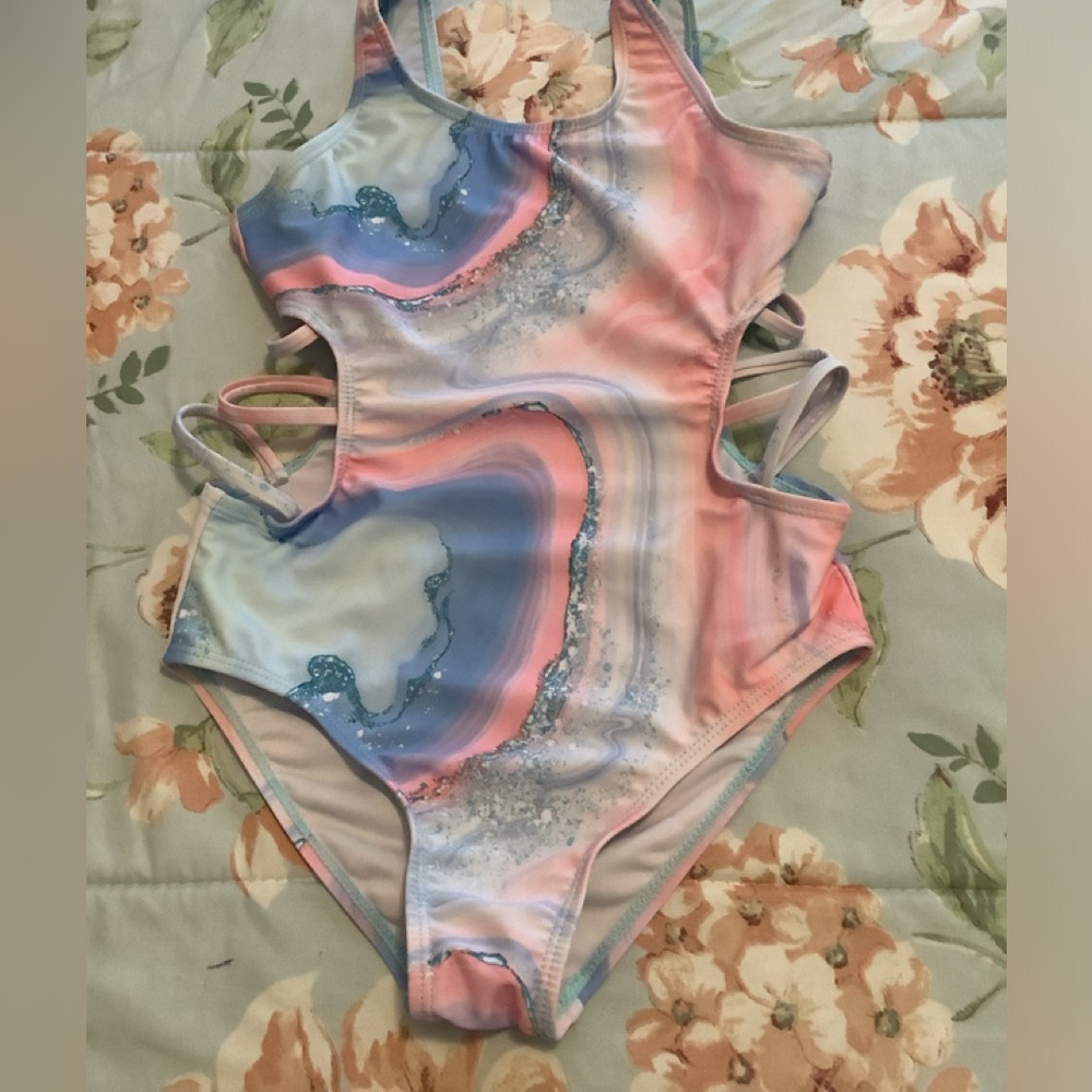 Swim suit pastel colored swirl size 9-10 big girls stretchy open sides 🦄🦄